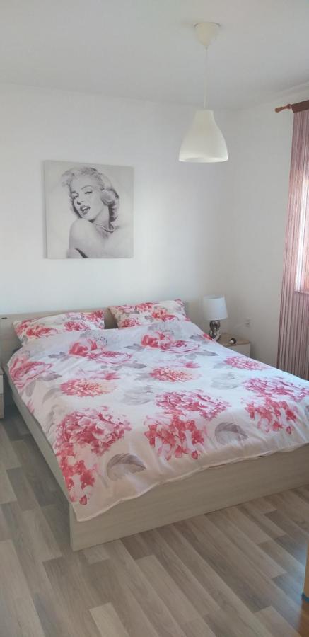 Apartman Zvoncica Vrsi Exteriér fotografie