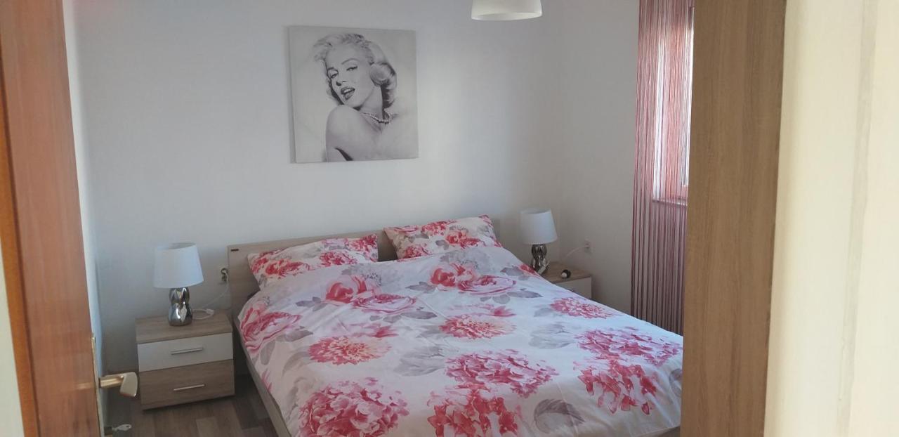 Apartman Zvoncica Vrsi Exteriér fotografie